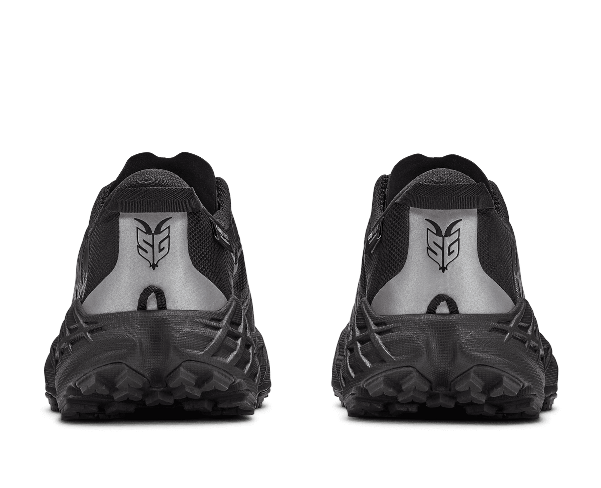 HOKA Women's Speedgoat 7 - BLACK / CARBON BLACK (Wide)