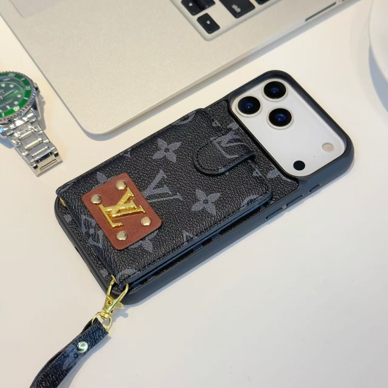 IPhone 17 Pro Case With Small Strap