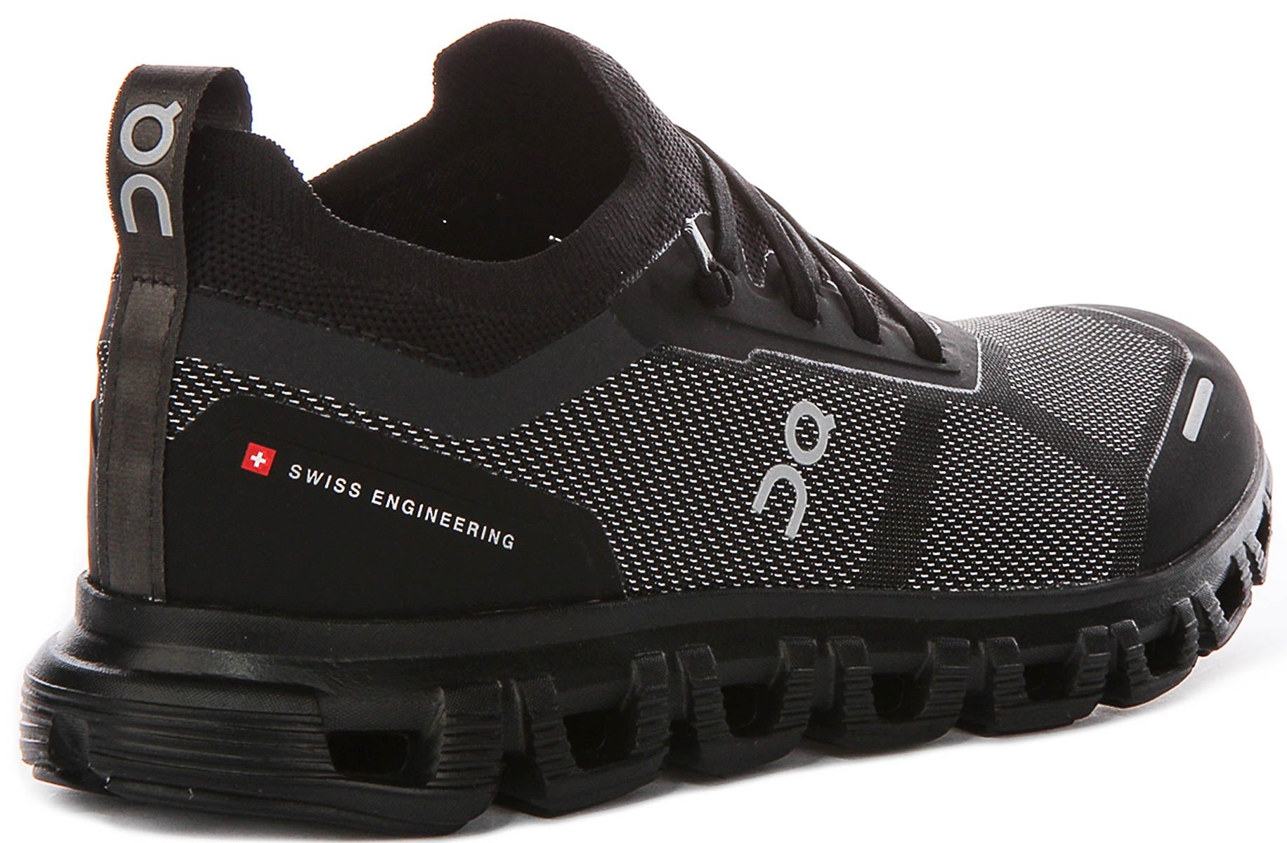 On Running Cloud 6 Versa In Black For Women