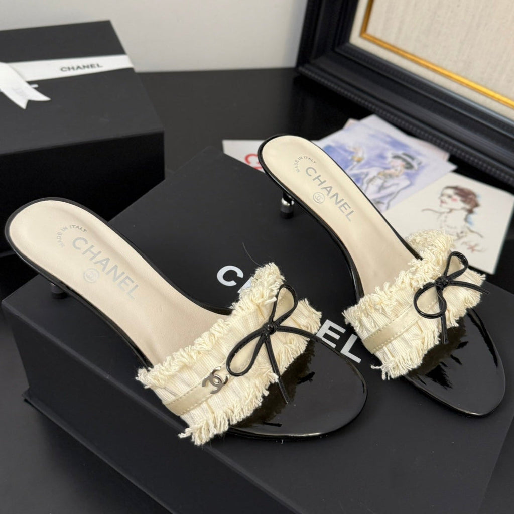 CHANEL WHITE GROSGRAIN CANVAS BOW MULE SANDALS 65 MM