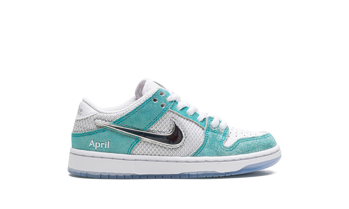 SB Dunk Low Pro QS PS "April Skateboards" FZ6106 300
